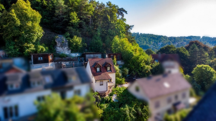 Hanghaus mit Weitblick – Individuelles Wohnen in naturnaher Lage nahe Regensburg – Hauptbild