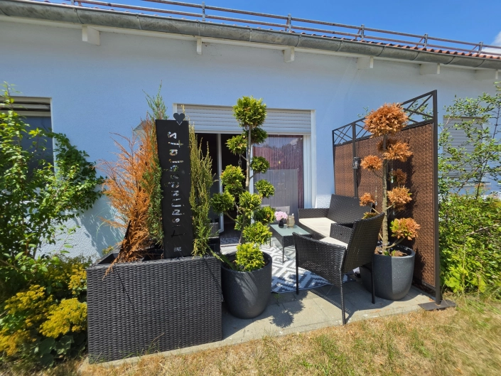 Einziehen & wohlfühlen – Energieeffiziente Terrassenwohnung mit Einbauküche und Stellplatz – Bild 9